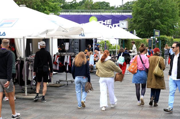 DEU, Tennis, BERLIN TENNIS OPEN 2026, 13.06.2026, Berlin, DEU, Tennis, BERLIN TENNIS OPEN 2026, im Bild Zuschauer, Besucher, Essen- und Trinkbereich