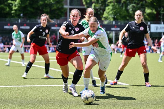 HISCOX Verbandspokal; SC Amicitia München - SpVgg Greuther Fürth; 13.06.2026 MÜNCHEN, GERMANY - 13. June: im Duell Annick LEISCHING (SC Amicitia München 25) und Judith GRUBER (SpVgg Greuther Fürth 24) während dem Match zwischen dem SC Amicitia München und der SpVgg Greuther Fürth beim Finale des HISCOX Verbandspokals an der Sportanlage des SC Amicitia
