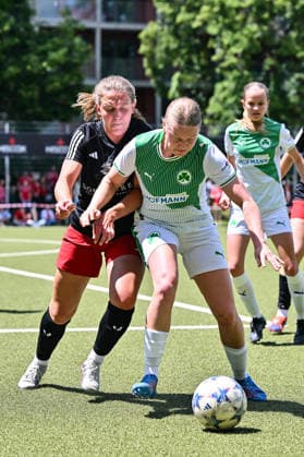HISCOX Verbandspokal; SC Amicitia München - SpVgg Greuther Fürth; 13.06.2026 MÜNCHEN, GERMANY - 13. June: im Duell Annick LEISCHING (SC Amicitia München 25) und Judith GRUBER (SpVgg Greuther Fürth 24) während dem Match zwischen dem SC Amicitia München und der SpVgg Greuther Fürth beim Finale des HISCOX Verbandspokals an der Sportanlage des SC Amicitia