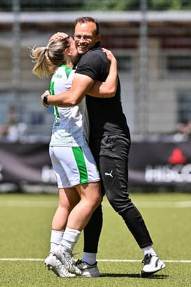 HISCOX Verbandspokal; SC Amicitia München - SpVgg Greuther Fürth; 13.06.2026 MÜNCHEN, GERMANY - 13. June: Jubel der Fürtherinnen nach dem Treffer zum 0-1 durch Luisa WÖLFEL (SpVgg Greuther Fürth 10) Tor Torschuetze Freude Happy während dem Match zwischen dem SC Amicitia München und der SpVgg Greuther Fürth beim Finale des HISCOX Verbandspokals an der Sportanlage des SC Amicitia Daniela BALDA (SpVgg Greuther Fürth 11) und Felix BERNHARD