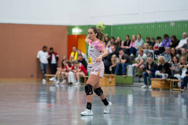 U20 Frauen-Nationalmannschaft Deutschland (GER) vs. U20 Frauen-Nationalmannschaft Spanien (SPA), Handball, Vier-Nationenturnier, 13.6.2026, Saision 2025 2026, Hannover Belen Rodriguez Lario (Spanien U20 Frauen, 07) beim Spielaufbau Hannover Sporthalle IGS Badenstedt Deutschland