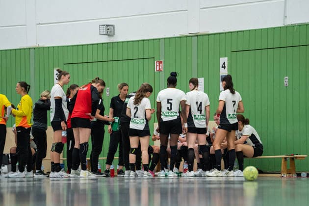U20 Frauen-Nationalmannschaft Deutschland (GER) vs. U20 Frauen-Nationalmannschaft Spanien (SPA), Handball, Vier-Nationenturnier, 13.6.2026, Saision 2025 2026, Hannover Die U20 Frauen-Nationalmannschaft Deutschland (GER) bei einer Auszeit Hannover Sporthalle IGS Badenstedt Deutschland