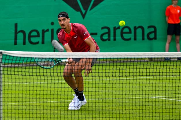 Lorenzo Sonego (Italien) am Netz TERRA WORTMANN Open 2026, Tennis, ATP, Tennis Herren 500, Turnier, Qualifikation, 13.06.2026, TERRA WORTMANN Open 2026, Tennis, ATP 500, Turnier, Qualifikation, 13.06.2026 Halle