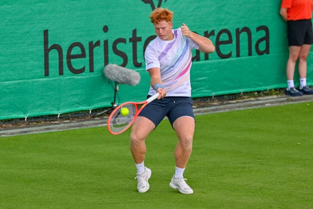 Jamie Mackenzie (Deutschland) schlaegt mit der Vorhand TERRA WORTMANN Open 2026, Tennis, ATP, Tennis Herren 500, Turnier, Qualifikation, 13.06.2026, TERRA WORTMANN Open 2026, Tennis, ATP 500, Turnier, Qualifikation, 13.06.2026 Halle