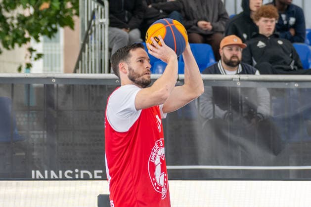 Hugo Suhard (Team Toulouse, 40) beim Einwerfen. Innside 3x3 Circus, Basketball, Gruppenphase, D.Sports, 13.06.2026 Innside 3x3 Circus, Basketball, Gruppenphase, D.Sports, 13.06.2026 Duesseldorf