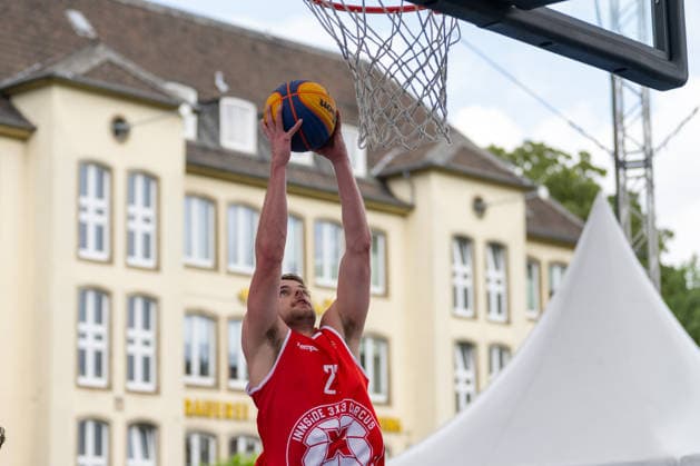 Bart van Schaik (Team Utrecht, 27) geht zum Korb. Innside 3x3 Circus, Basketball, Gruppenphase, D.Sports, 13.06.2026 Innside 3x3 Circus, Basketball, Gruppenphase, D.Sports, 13.06.2026 Duesseldorf