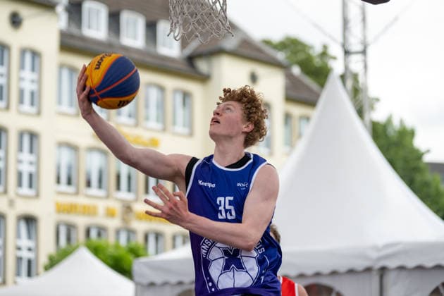 Tristan Gutersohn (Team Brisbane, 35) unter dem Korb. Innside 3x3 Circus, Basketball, Gruppenphase, D.Sports, 13.06.2026 Innside 3x3 Circus, Basketball, Gruppenphase, D.Sports, 13.06.2026 Duesseldorf