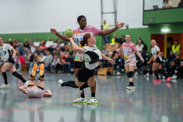 U20 Frauen-Nationalmannschaft Deutschland (GER) vs. U20 Frauen-Nationalmannschaft Spanien (SPA), Handball, Vier-Nationenturnier, 13.6.2026, Saision 2025 2026, Hannover Aylin Bornhardt (Deutschland U20 Frauen, 13, spielt bei Frisch Auf Goeppingen) im Torwurf Hannover Sporthalle IGS Badenstedt Deutschland
