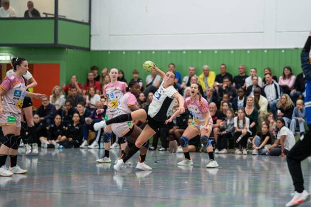 U20 Frauen-Nationalmannschaft Deutschland (GER) vs. U20 Frauen-Nationalmannschaft Spanien (SPA), Handball, Vier-Nationenturnier, 13.6.2026, Saision 2025 2026, Hannover Aylin Bornhardt (Deutschland U20 Frauen, 13, spielt bei Frisch Auf Goeppingen) im Torwurf Hannover Sporthalle IGS Badenstedt Deutschland
