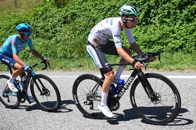 Tour Auvergne - Rhone-Alpes 2026 Stage 7 GRAND COLOMBIER, FRANCE - JUNE 13 : injury of Seixas Paul (FRA) of Decathlon CMA CGM Team during stage 7 of the 78th edition of Tour Auvergne - Rhone-Alpes an UCI World Tour 2.UWT cycling road race stage for Men Elite of 133.6 km with start in La Bridoire and finish in Grand Colombier on June 13, 2026 in Grand Colombier, France, 13 06 2026 ( Motordriver Guy De Vuyst - Grand Colombier France  Copyright: xVincentxKalutx