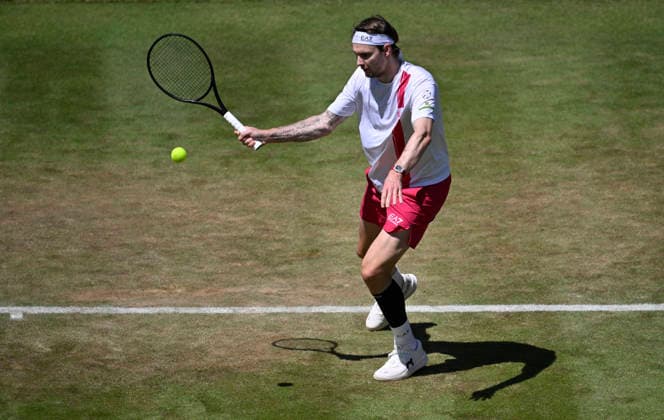 Alexander Bublik (KAZ) Aktion Tennis Herren BOSS Open ATP, Tennis Herren 250 Stuttgart 2026 Weissenhof BOSS Open ATP 250 Stuttgart 2026