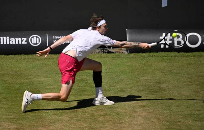 Alexander Bublik (KAZ) Aktion Tennis Herren BOSS Open ATP, Tennis Herren 250 Stuttgart 2026 Weissenhof BOSS Open ATP 250 Stuttgart 2026
