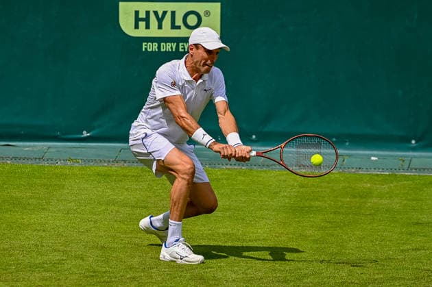 Roberto Bautista Agut (Spanien) schlaegt Rueckhand TERRA WORTMANN Open 2026, Tennis, ATP, Tennis Herren 500, Turnier, Qualifikation, 13.06.2026, TERRA WORTMANN Open 2026, Tennis, ATP 500, Turnier, Qualifikation, 13.06.2026 Halle
