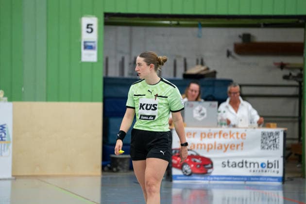 U20 Frauen-Nationalmannschaft Deutschland (GER) vs. U20 Frauen-Nationalmannschaft Spanien (SPA), Handball, Vier-Nationenturnier, 13.6.2026, Saision 2025 2026, Hannover Die Schiedsrichterin Hannover Sporthalle IGS Badenstedt Deutschland