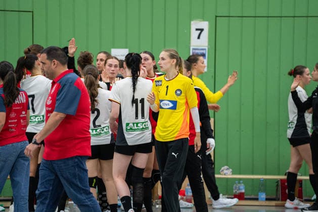 U20 Frauen-Nationalmannschaft Deutschland (GER) vs. U20 Frauen-Nationalmannschaft Spanien (SPA), Handball, Vier-Nationenturnier, 13.6.2026, Saision 2025 2026, Hannover Lena Lindemann (Deutschland U20 Frauen, 16, spielt bei Bergischer HC) nach der Niederlage gegen die U20 Frauen-Nationalmannschaft Spanien (SPA) Hannover Sporthalle IGS Badenstedt Deutschland