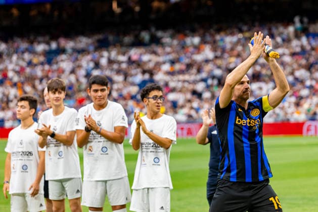 ESP: Corazon Classic Match 2026 Real Madrid Leyendasv Inter Legends Cambiasso of Inter during Corazon Classic Match 2026 between Real Madrid Leyendas v Inter Legends played at Santiago Bernabeu Stadium, Madrid on June 13, 2026 in Spain; Madrid Spain Futbol