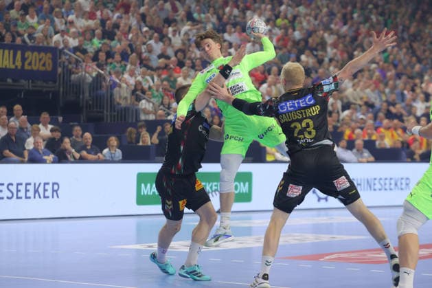 13.06.2026, xtgx, Handball, EHF Champions League Halbfinale, SC Magdeburg - Füchse Berlin v.l. Nils Lichtlein (Berlin, 17) wirft Tor, Torschuetze, erzielt Tor, Treffer, scores the goal Koeln