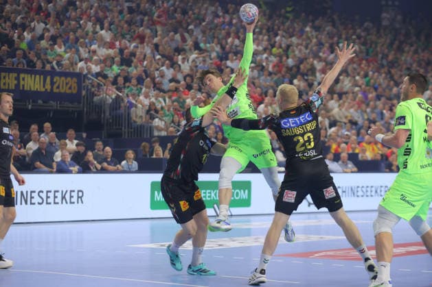 13.06.2026, xtgx, Handball, EHF Champions League Halbfinale, SC Magdeburg - Füchse Berlin v.l. Nils Lichtlein (Berlin, 17) wirft Tor, Torschuetze, erzielt Tor, Treffer, scores the goal Koeln