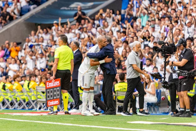 ESP: Corazon Classic Match 2026 Real Madrid Leyendasv Inter Legends Pepe of Real Madrid and Camacho of Real Madrid during Corazon Classic Match 2026 between Real Madrid Leyendas v Inter Legends played at Santiago Bernabeu Stadium, Madrid on June 13, 2026 in Spain; Madrid Spain Futbol