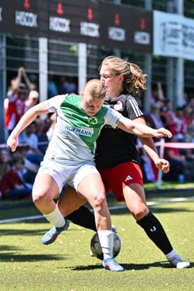 HISCOX Verbandspokal; SC Amicitia München - SpVgg Greuther Fürth; 13.06.2026 MÜNCHEN, GERMANY - 13. June: im Duell Judith GRUBER (SpVgg Greuther Fürth 24) und Annick LEISCHING (SC Amicitia München 25) während dem Match zwischen dem SC Amicitia München und der SpVgg Greuther Fürth beim Finale des HISCOX Verbandspokals an der Sportanlage des SC Amicitia
