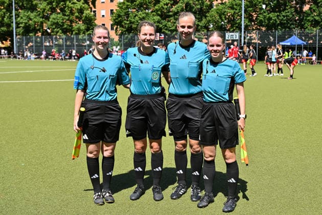 HISCOX Verbandspokal; SC Amicitia München - SpVgg Greuther Fürth; 13.06.2026 MÜNCHEN, GERMANY - 13. June: im Bild das Schiedsrichtergespann der Partie nach dem Match zwischen dem SC Amicitia München und der SpVgg Greuther Fürth beim Finale des HISCOX Verbandspokals an der Sportanlage des SC Amicitia