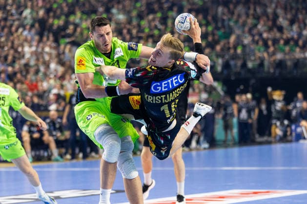 Gisli KRISTJANSSON (SC Magdeburg, 10) im Zweikampf gegen Mijajlo MARSENIC (Fuechse Berlin, 93) GER, SC Magdeburg vs. Fuechse Berlin, Handball, TruckScout24 EHF FINAL4 2026, Halbfinale, Spielzeit 2025 2026, 13.06.2026, GER, SC Magdeburg vs. Fuechse Berlin, Handball, TruckScout24 EHF FINAL4 2026, Halbfinale, Spielzeit 2025 2026, 13.06.2026, Koeln
