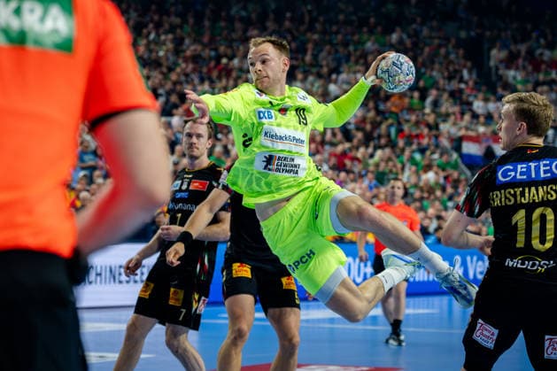 Köln, 12.05.2026, Handball, Herren, EHF Champions League Men 2025 26, Halbfinale, SC Magedeburg - Füchse Berlin Mathias Gidsel (Füchse Berlin, 19) beim Torwurf