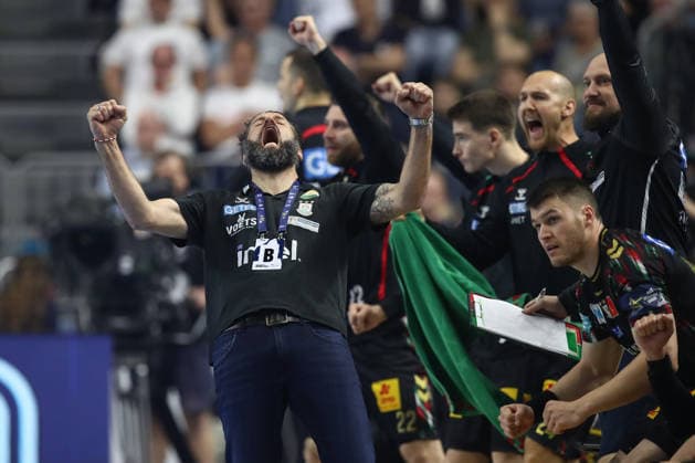 13.06.2026, xtgx, Handball, EHF Champions League Halbfinale, SC Magdeburg - Füchse Berlin v.l. Bennet Wiegert (Magdeburg, Trainer) Jubel, Torjubel, jubelt ueber das Tor, celebrate the goal, celebration Koeln