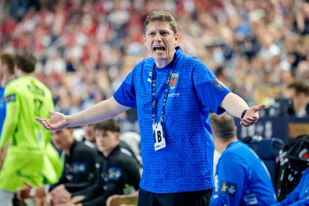 Köln, 12.05.2026, Handball, Herren, EHF Champions League Men 2025 26, Halbfinale, SC Magedeburg - Füchse Berlin Nicolej Krickau (Trainer Füchse Berlin) emotional am Spielfeldrand