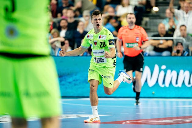 Köln, 12.05.2026, Handball, Herren, EHF Champions League Men 2025 26, Halbfinale, SC Magedeburg - Füchse Berlin Tim Freihöfer (Füchse Berlin, 20) jubelt nach einem Treffer