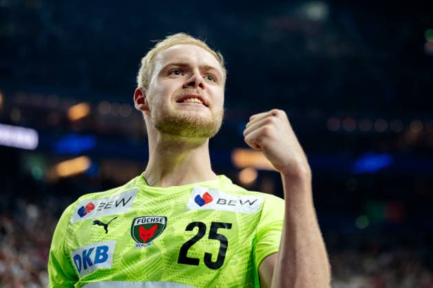 Köln, 12.05.2026, Handball, Herren, EHF Champions League Men 2025 26, Halbfinale, SC Magedeburg - Füchse Berlin Matthes Langhoff (Füchse Berlin, 25) jubelt nach einer gelungen Abwehraktion