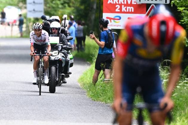 Tour Auvergne - Rhone-Alpes 2026 Stage 7 GRAND COLOMBIER, FRANCE - JUNE 13 : Del Toro Isaac (MEX) of UAE Team Emirates XRG during stage 7 of the 78th edition of Tour Auvergne - Rhone-Alpes an UCI World Tour 2.UWT cycling road race stage for Men Elite of 133.6 km with start in La Bridoire and finish in Grand Colombier on June 13, 2026 in Grand Colombier, France, 13 06 2026 ( Motordriver Guy De Vuyst - Grand Colombier France  Copyright: xVincentxKalutx