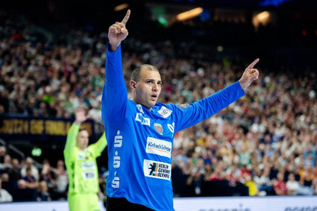 Köln, 12.05.2026, Handball, Herren, EHF Champions League Men 2025 26, Halbfinale, SC Magedeburg - Füchse Berlin Dejan Milosavljev (Füchse Berlin, 96) jubelt nach einer Parade