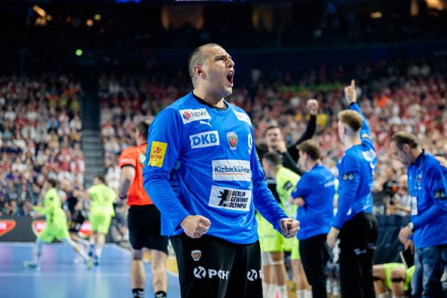Köln, 12.05.2026, Handball, Herren, EHF Champions League Men 2025 26, Halbfinale, SC Magedeburg - Füchse Berlin Dejan Milosavljev (Füchse Berlin, 96) jubelt nach einer Parade