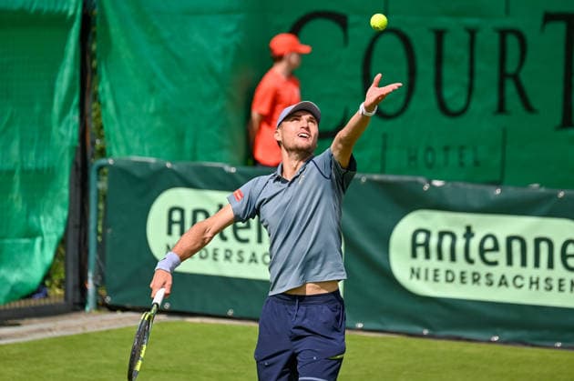 Raphael Collignon (Belgien) beim Aufschlag TERRA WORTMANN Open 2026, Tennis, ATP, Tennis Herren 500, Turnier, Qualifikation, 13.06.2026, TERRA WORTMANN Open 2026, Tennis, ATP 500, Turnier, Qualifikation, 13.06.2026 Halle