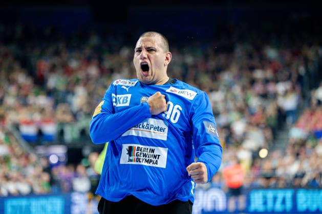 Köln, 12.05.2026, Handball, Herren, EHF Champions League Men 2025 26, Halbfinale, SC Magedeburg - Füchse Berlin Dejan Milosavljev (Füchse Berlin, 96) jubelt nach einer Parade