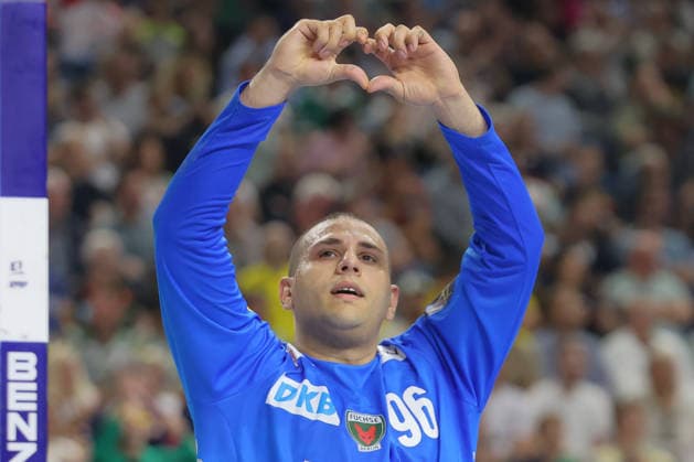 13.06.2026, xtgx, Handball, EHF Champions League Halbfinale, SC Magdeburg - Füchse Berlin v.l. Dejan Milosavljev (Berlin, 96) formt ein Herz, Jubelt ueber gehaltenen Ball, abgewehrt, gehalten, Torhueter Koeln