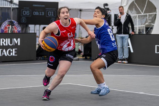 Zweikampf zwischen Ana Teresa Leal Faustino (Team Goettingen, 54) und Ana Ipinosa Raimundo (Team Duesseldorf D-Squad, 64). Innside 3x3 Circus, Basketball, Gruppenphase, D.Sports, 13.06.2026 Innside 3x3 Circus, Basketball, Gruppenphase, D.Sports, 13.06.2026 Duesseldorf
