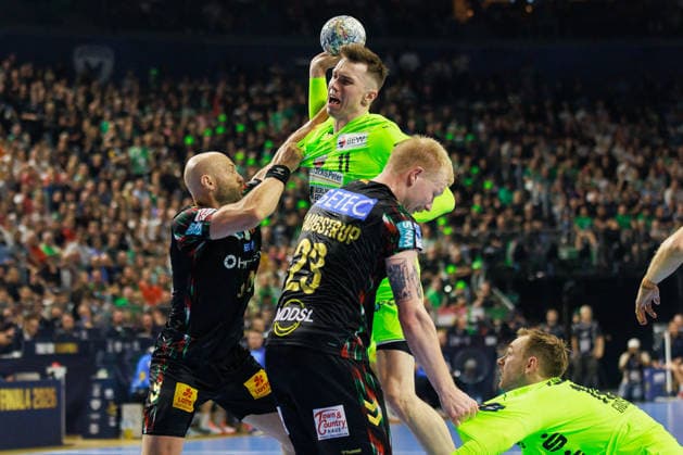Lasse Bredekjaer ANDERSSON (Fuechse Berlin, 11) erzielt ein Tor, Aktion, Torwurf GER, SC Magdeburg vs. Fuechse Berlin, Handball, TruckScout24 EHF FINAL4 2026, Halbfinale, Spielzeit 2025 2026, 13.06.2026, GER, SC Magdeburg vs. Fuechse Berlin, Handball, TruckScout24 EHF FINAL4 2026, Halbfinale, Spielzeit 2025 2026, 13.06.2026, Koeln