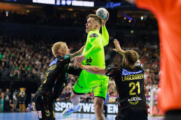 Lasse Bredekjaer ANDERSSON (Fuechse Berlin, 11) erzielt ein Tor, Aktion, Torwurf GER, SC Magdeburg vs. Fuechse Berlin, Handball, TruckScout24 EHF FINAL4 2026, Halbfinale, Spielzeit 2025 2026, 13.06.2026, GER, SC Magdeburg vs. Fuechse Berlin, Handball, TruckScout24 EHF FINAL4 2026, Halbfinale, Spielzeit 2025 2026, 13.06.2026, Koeln