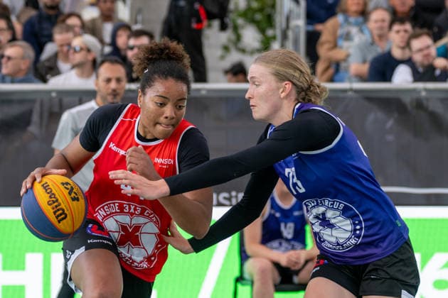 Zweikampf zwischen Lisanne Raewer (Team Duesseldorf TUSA 06, 44) und Lilly Kueppers (Team Xanten, 73). Innside 3x3 Circus, Basketball, Gruppenphase, D.Sports, 13.06.2026 Innside 3x3 Circus, Basketball, Gruppenphase, D.Sports, 13.06.2026 Duesseldorf
