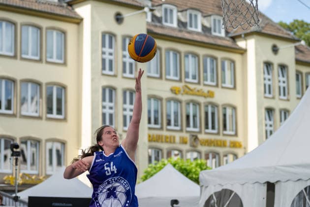 Ana Teresa Leal Faustino (Team Goettingen, 54) zieht zum Korb. Innside 3x3 Circus, Basketball, Gruppenphase, D.Sports, 13.06.2026 Innside 3x3 Circus, Basketball, Gruppenphase, D.Sports, 13.06.2026 Duesseldorf