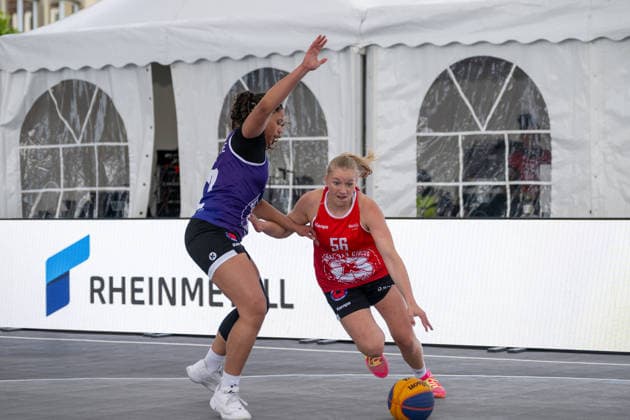 Zweikampf zwischen Olivia Okpara (Team Xanten, 72) und Lucie Matilda Keune (Team Duesseldorf TUSA 06, 56). Innside 3x3 Circus, Basketball, Gruppenphase, D.Sports, 13.06.2026 Innside 3x3 Circus, Basketball, Gruppenphase, D.Sports, 13.06.2026 Duesseldorf