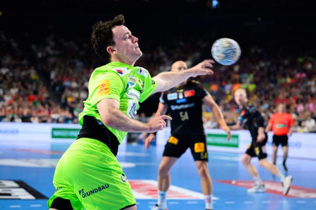 Koeln, Deutschland: Handball EHF CL Final 4 - Halbfinale - SC Magdeburg - Fuechse Berlin Hakun West av Teigum (Berlin) Koeln Lanxess Arena Nordrhein-Westfalen Deutschland