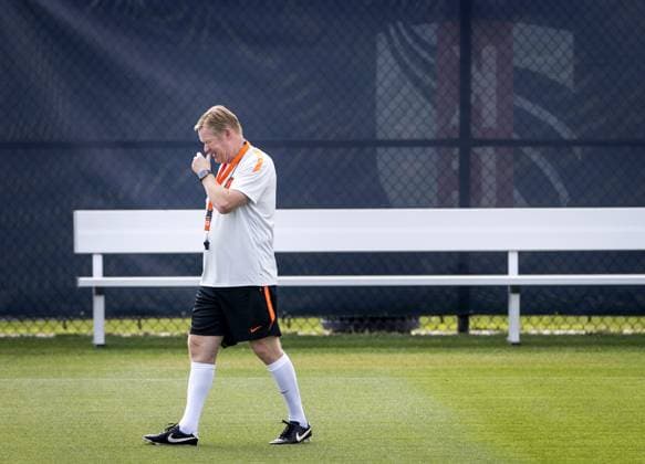 KANSAS CITY - Netherlands coach Ronald Koeman during a training session of the Dutch national team, Nationalteam at the KC Current Training Facility, on June 13, 2026, in Kansas City. For the Dutch national team, the World Cup begins with a match against Japan. KOEN VAN WEEL ANP xVIxANPxSportx xxANPxIVx 560909742 originalFilename: 560909742.jpg