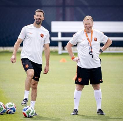 KANSAS CITY - Assistant Ruud van Nistelrooij and Netherlands coach Ronald Koeman during a training session of the Dutch national team, Nationalteam at the KC Current Training Facility, on June 13, 2026, in Kansas City. For the Dutch national team, the World Cup begins with a match against Japan. ROBIN VAN LONKHUIJSEN ANP xVIxANPxSportx xxANPxIVx 560909744 originalFilename: 560909744.jpg
