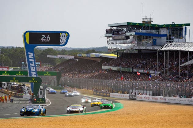 24 HEURES DU MANS 2026 - RACE - SATURDAY Start of the race, 27 JAMES Ian (usa), ROBICHON Zacharie (can), DRUDI Mattia (ita), Heart of Racing Team, Aston Martin Vantage AMR LMGT3 27, LM GT3, action during the 24 Hours of Le Mans 2026, 3rd round of the 2026 FIA World Endurance Championship, on June 13, 2026 on the Circuit des 24 Heures du Mans in Le Mans, France - Le MansFrance  Copyright: xJULIENxDELFOSSEx