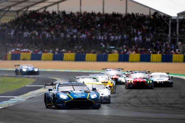 24 HEURES DU MANS 2026 - RACE - SATURDAY 27 JAMES Ian (usa), ROBICHON Zacharie (can), DRUDI Mattia (ita), Heart of Racing Team, Aston Martin Vantage AMR LMGT3 27, LM GT3, action, start of the race, depart, during the 24 Hours of Le Mans 2026, 3rd round of the 2026 FIA World Endurance Championship, on June 13, 2026 on the Circuit des 24 Heures du Mans in Le Mans, France - Le MansFrance  Copyright: xFabrizioxBoldonix