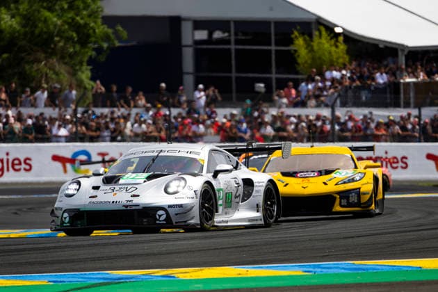 24 HEURES DU MANS 2026 - RACE - SATURDAY 92 SHAHIN Yasser (aus), PERA Riccardo (ita), LIETZ Richard (aut), The Bend Manthey, Porsche 911 GT3 R LMGT3 92, LM GT3, action during the 24 Hours of Le Mans 2026, 3rd round of the 2026 FIA World Endurance Championship, on June 13, 2026 on the Circuit des 24 Heures du Mans in Le Mans, France - Le MansFrance  Copyright: xJULIENxDELFOSSEx