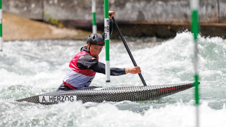 Andrea Herzog (GER) bei ICF CANOE SLALOM WORLD CUP, Kanusport, Frauen, Canadier, 2026, am 13.06.2026 in Augsburg, Eiskanal. Bayern Deutschland